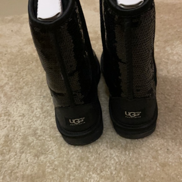 UGG Australia Classic Short Sparkles Boots Size 8 Color Black - Picture 4 of 14